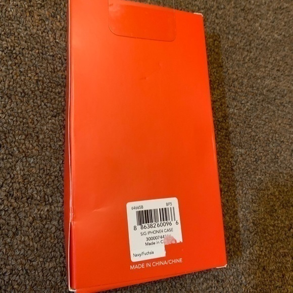 iPhone 4 coach phone case. Comes with box. - Picture 5 of 5